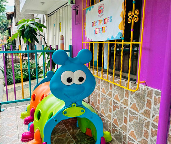 JARDÍN INFANTIL CORAZONCITOS FELICES